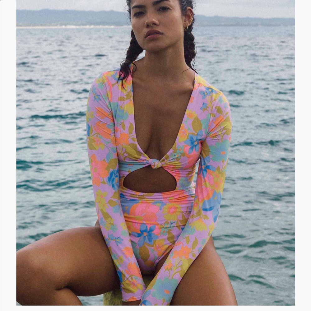 Sold! Billabong Pick Me Up Long Sleeve Swimsuit M